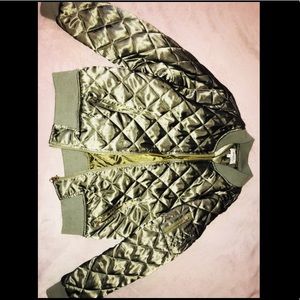 Lightly used bomber jacket! Size large 🌼🌼🌼